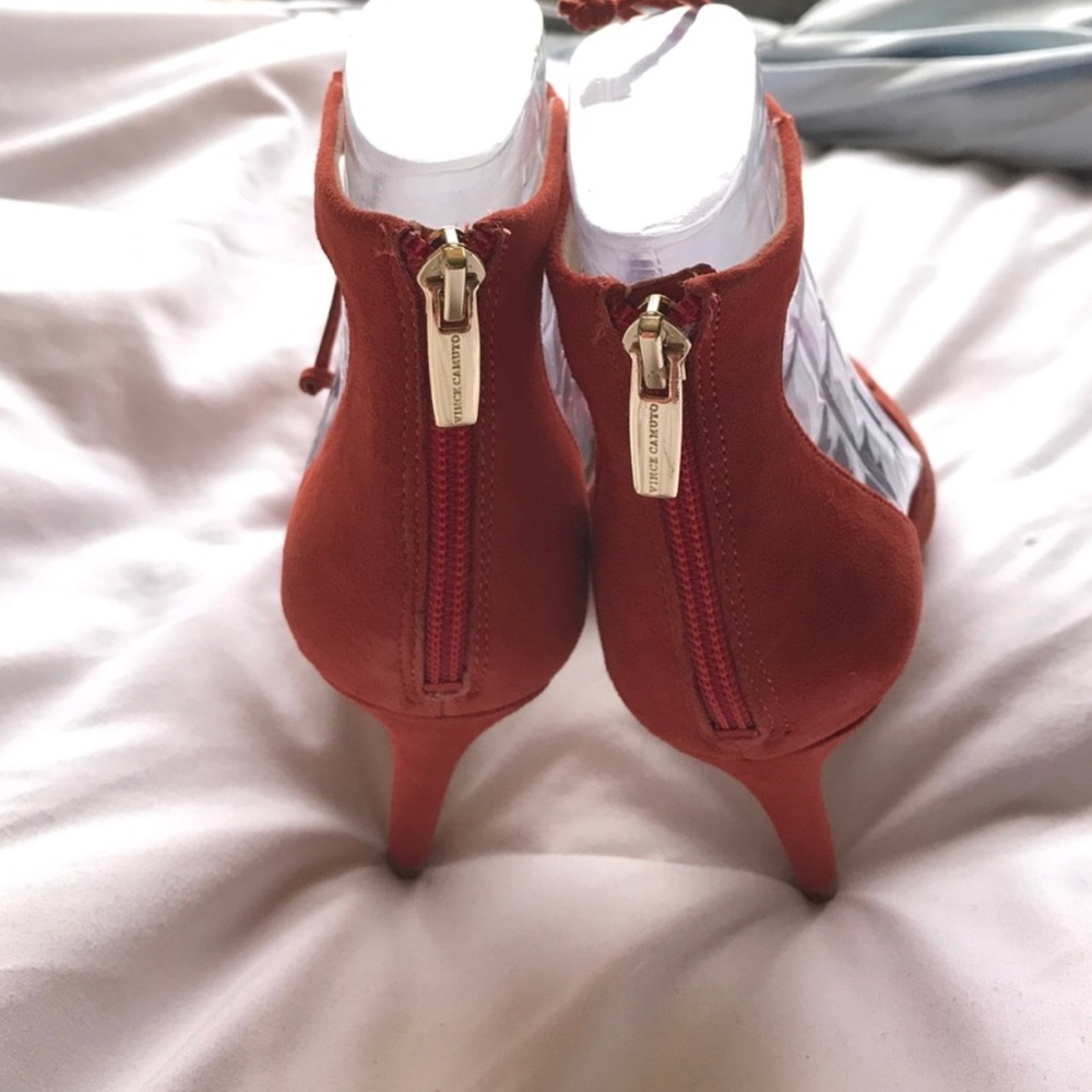Vince Camuto Cayleen Red Peep Toe Heel - Picture 4 of 6