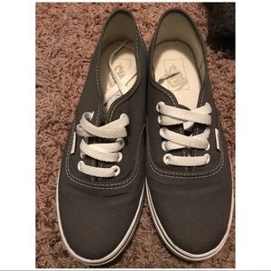 Women’s 7.5 Vans