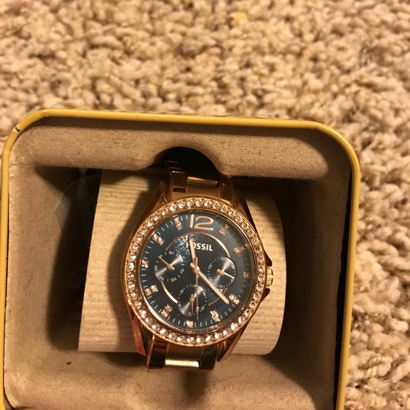 Fossil Jewelry - Fossil Riley watch
