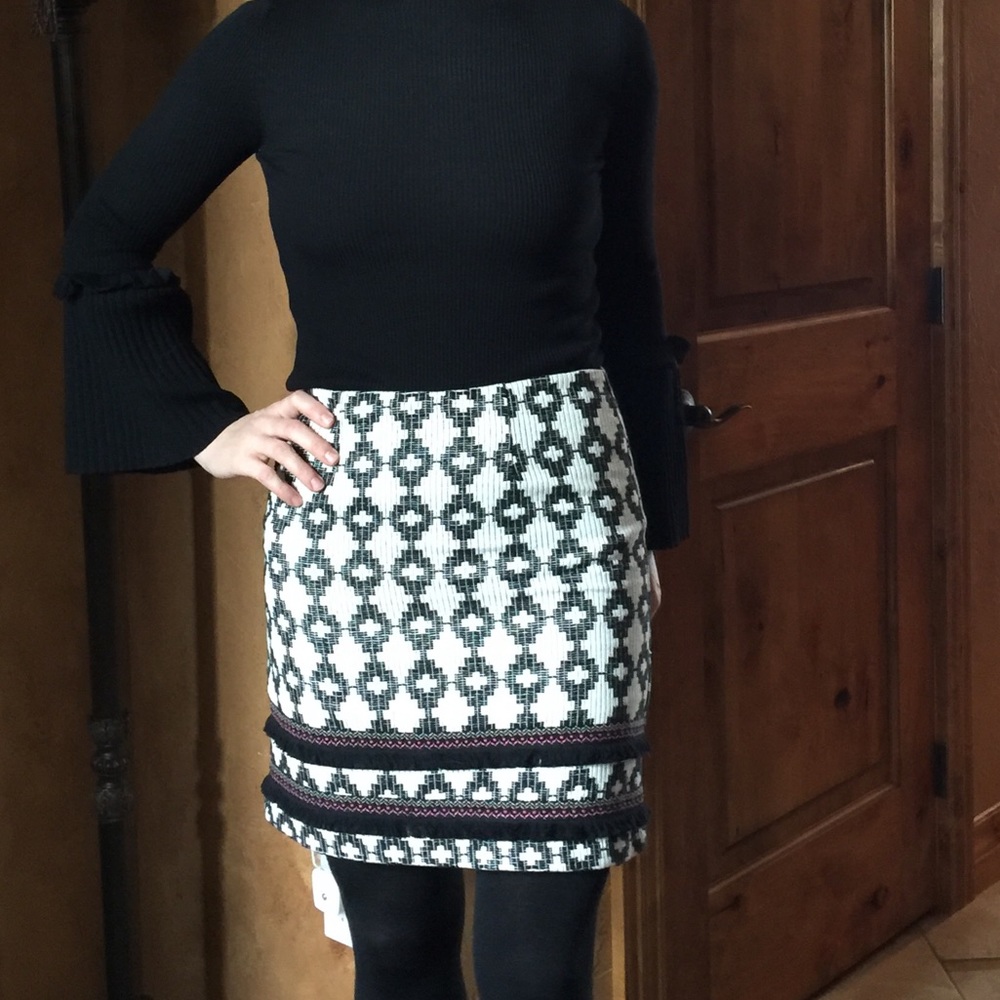 Mini Merona Skirt. Black / white Sz.2