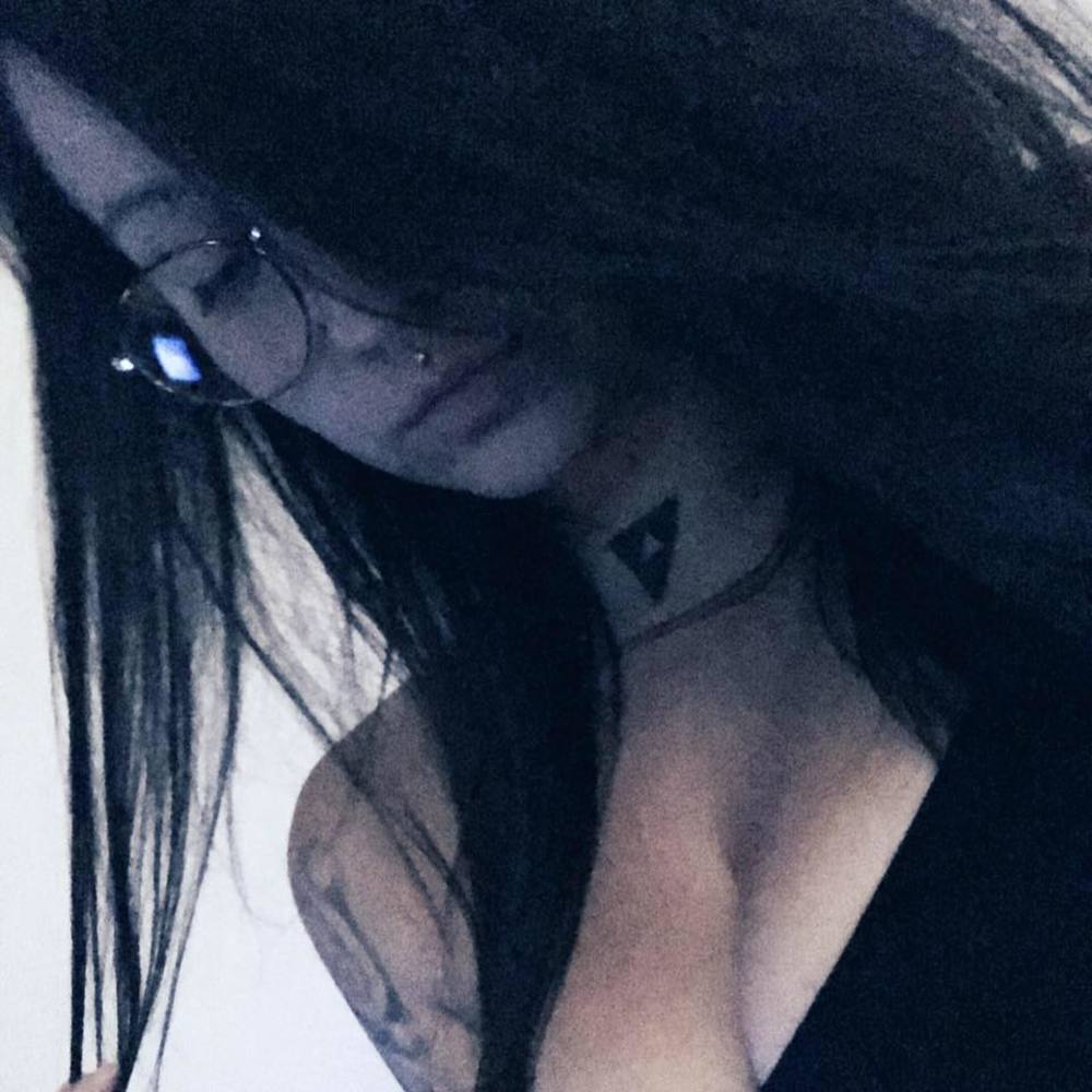 Meet your Posher, Monique