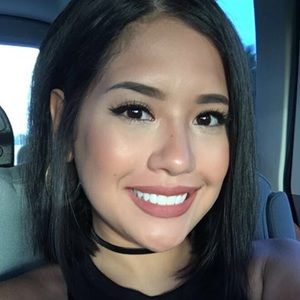 Meet your Posher, Dalia
