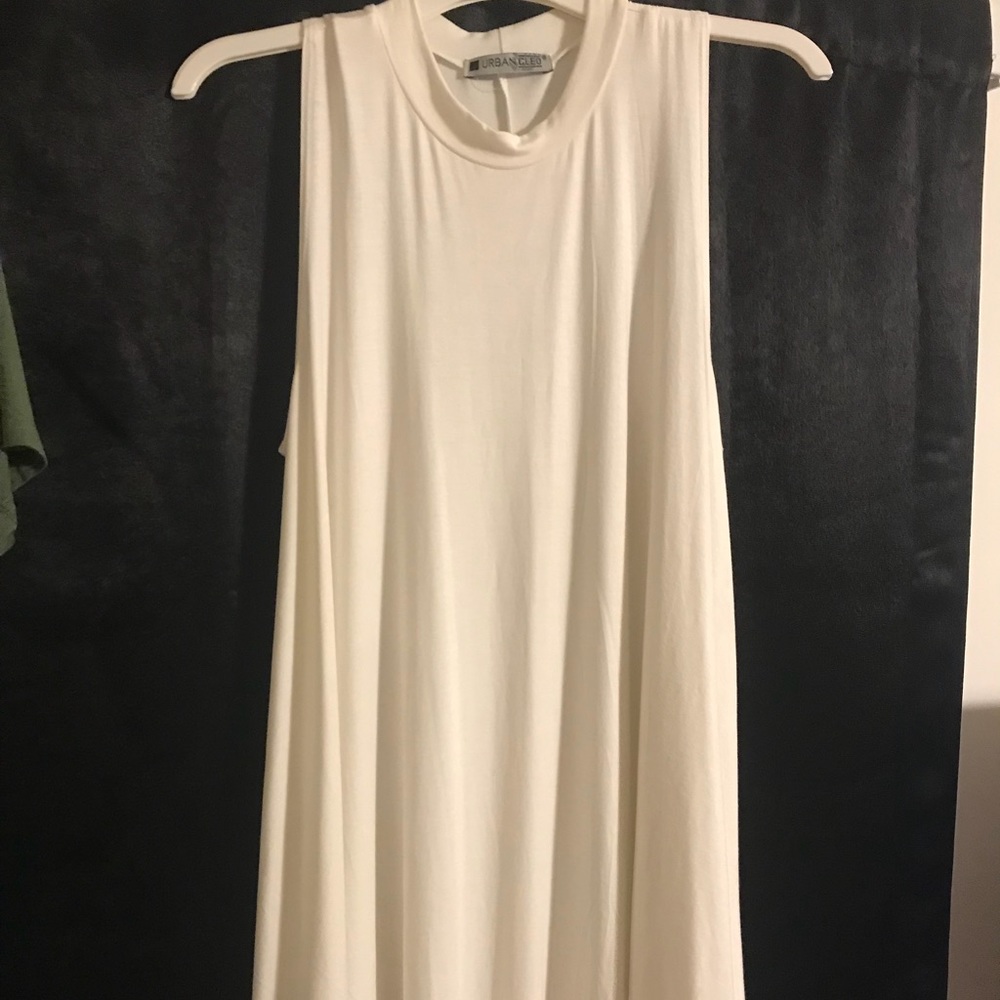 Women’s white tunic