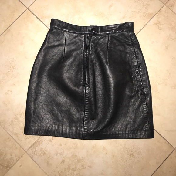 Black genuine leather skirt - Picture 2 of 3