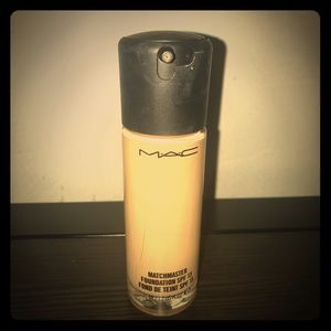 MAC MatchMaster Foundation (Shade 2.0)