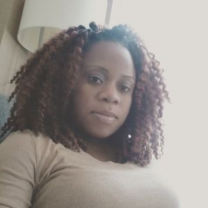 Meet your Posher, Alicia