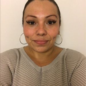 Meet your Posher, Claudia