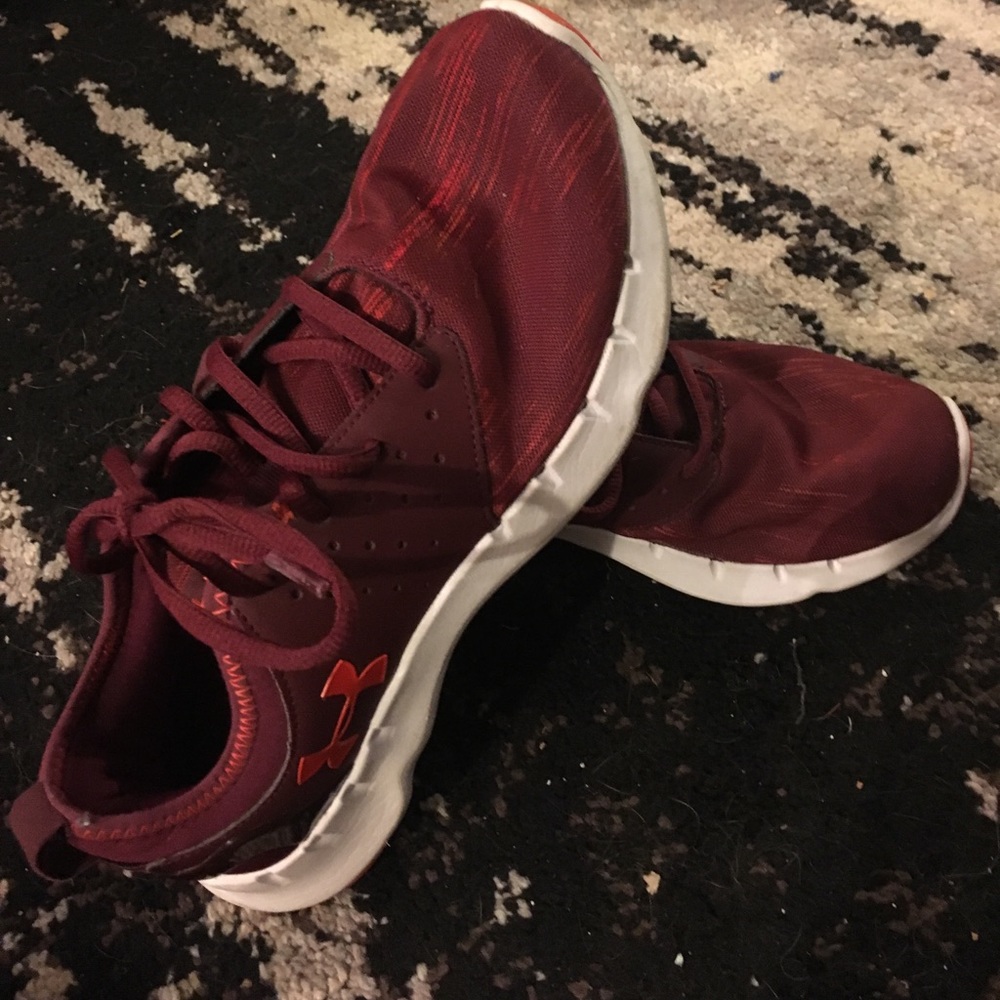 Burgundy color under armour sneakers.