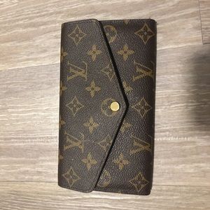 Louis Vuitton "Sarah Wallet"