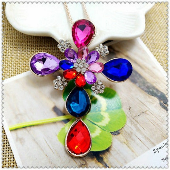 Crystals Flower Cross - Picture 3 of 3