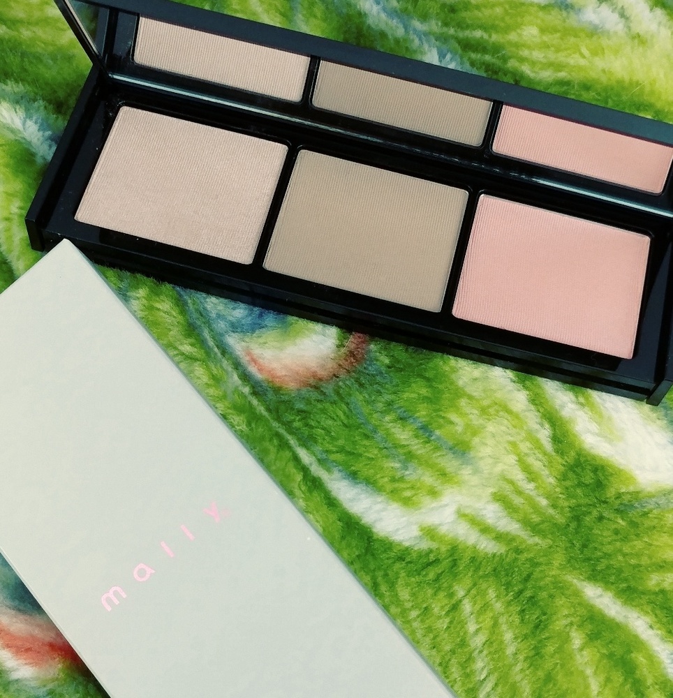 Mally Shimmer Shape & Glow