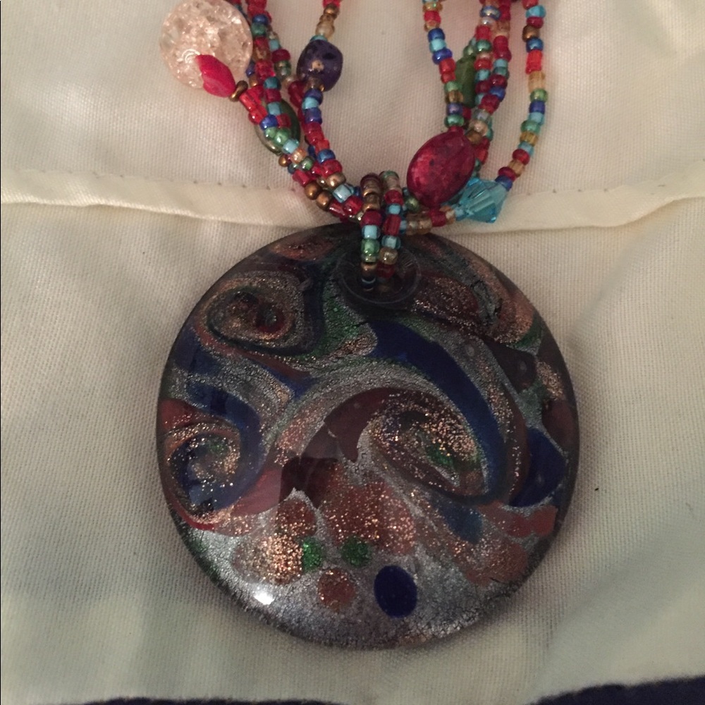 Beautiful necklace/earring set. - Picture 2 of 2