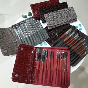 Makeup brushes