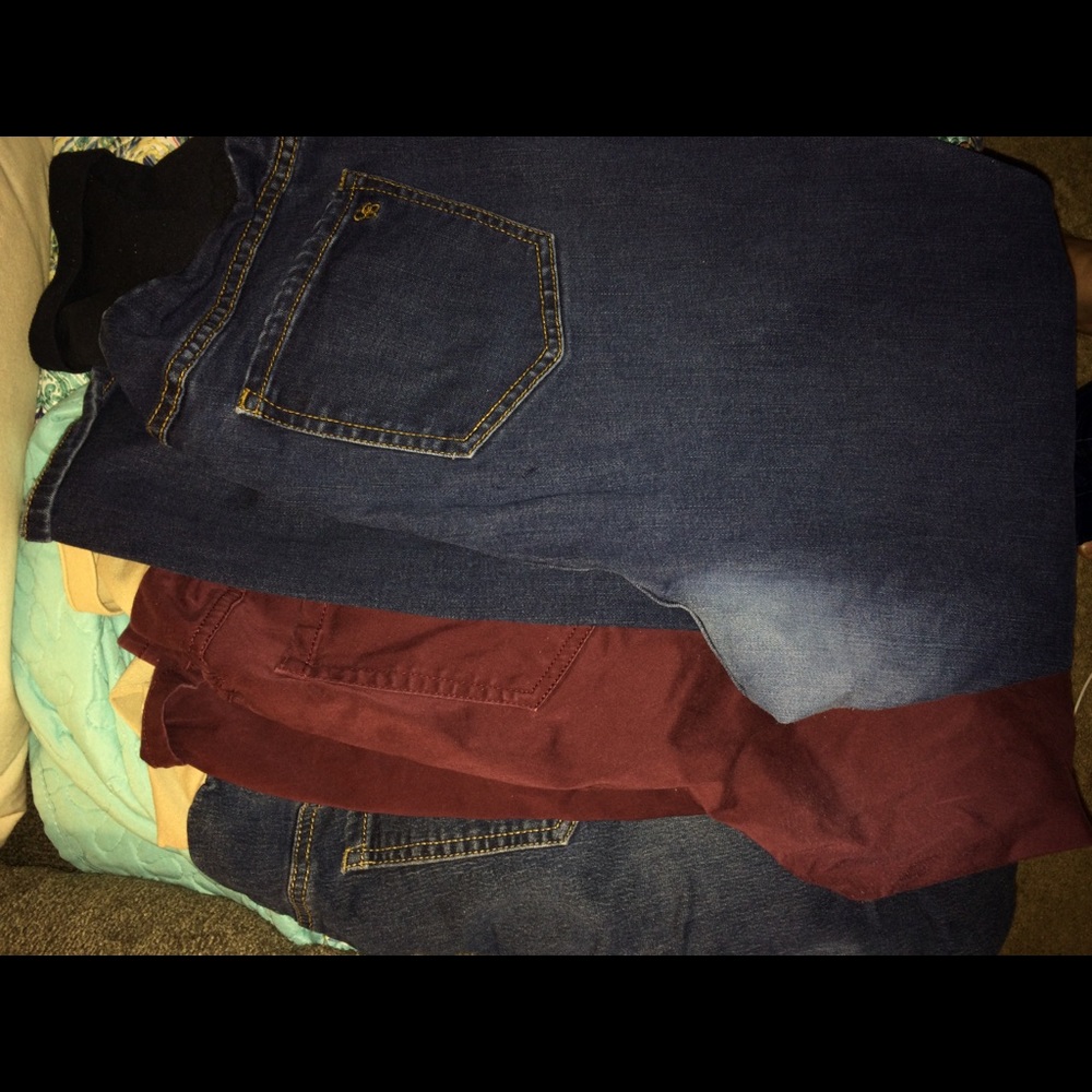 Bundle of 2x maternity jeans