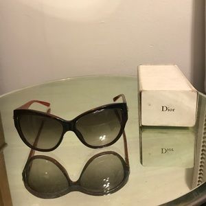 Dior subtle cat eye black sunglasses