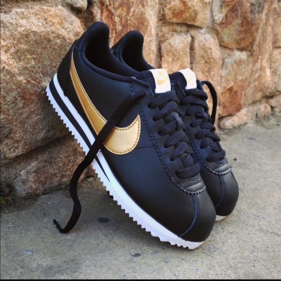 NWT Nike Classic Cortez Leather Black Gold WMNS - Picture 3 of 8