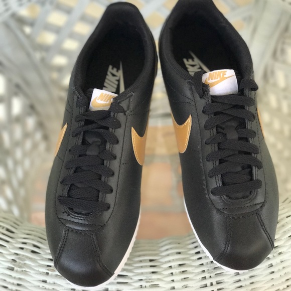 NWT Nike Classic Cortez Leather Black Gold WMNS - Picture 7 of 8