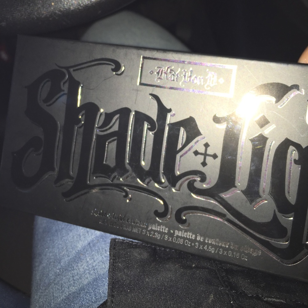 Kat Von D shade and light contour palette