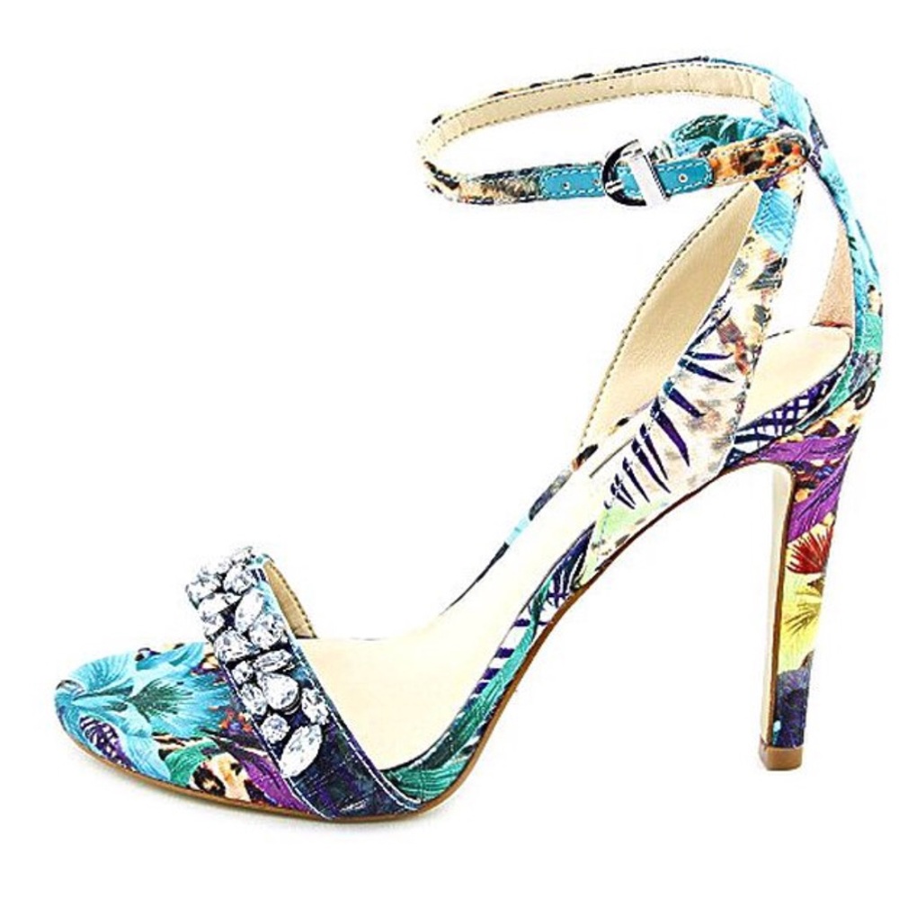 Beautiful guess heelS.
