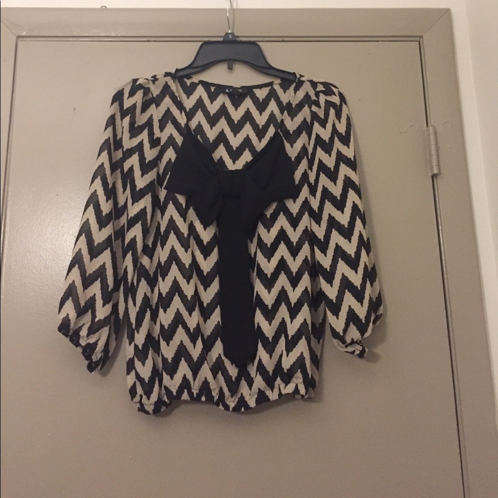 Chevron Bow front blouse