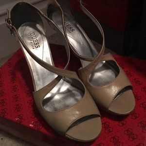 Guess sandal heel