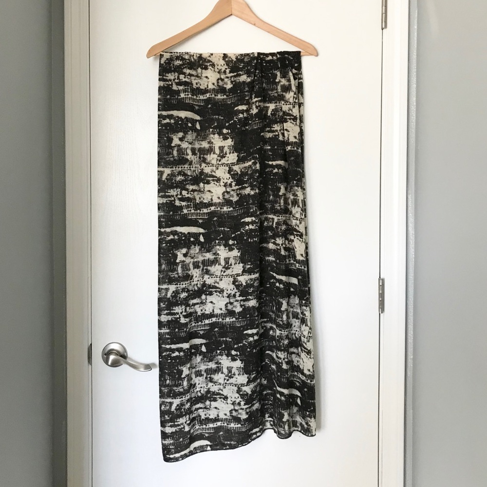 Trendy Gray Scarf or Wrap