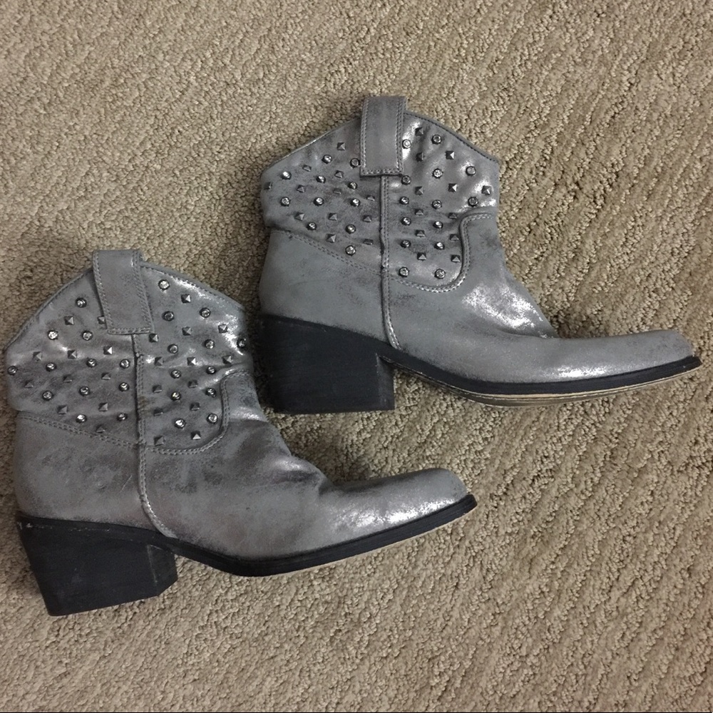 Gomax Metallic Studded Boot