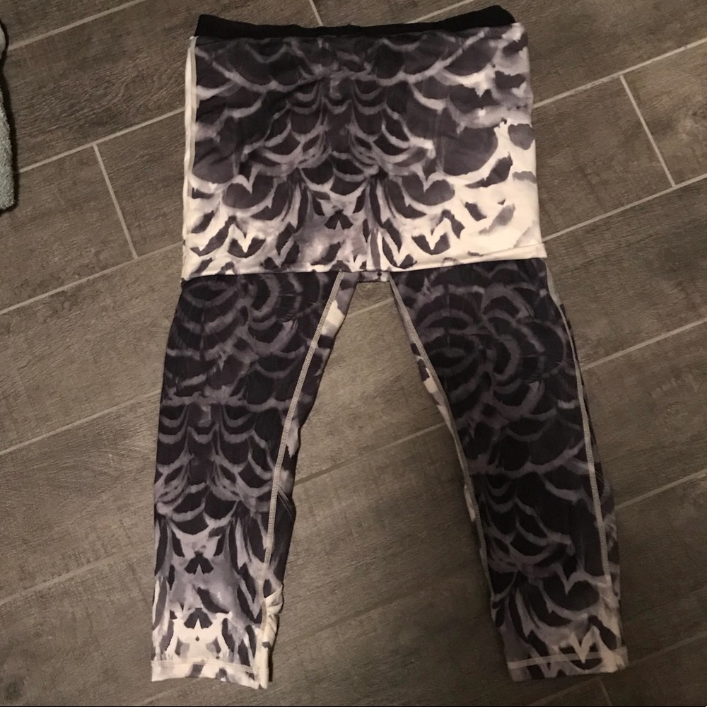 Lululemon Capri pants