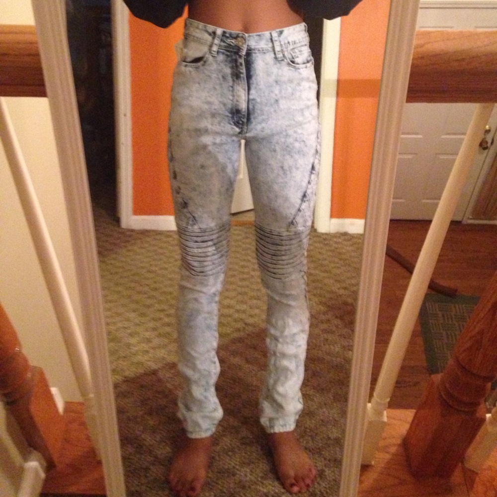 High waisted jeans