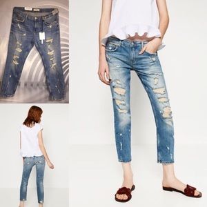 Mid-Rise Cigarette Damaged Jeans
