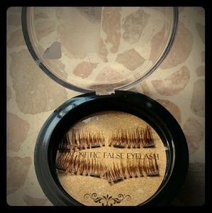 Magnetic False Eyelashes