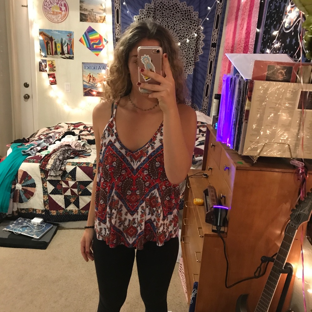 Patterned tank
