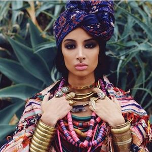 Meet your Posher, Jaki