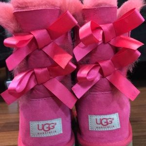 Bailey Bow Uggs! Pink, Size 4..brand new!