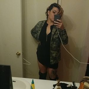 Meet your Posher, Lee-lee