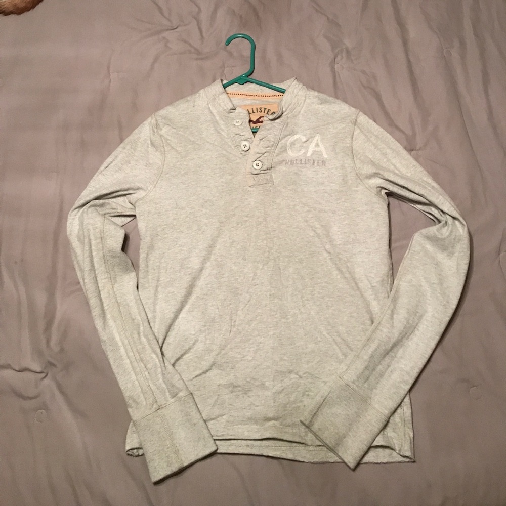 Hollister Buttoned Slim-Fitting Long Sleeve