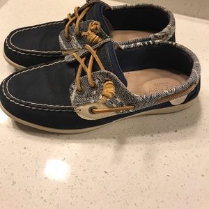 Boat navy blue shoes