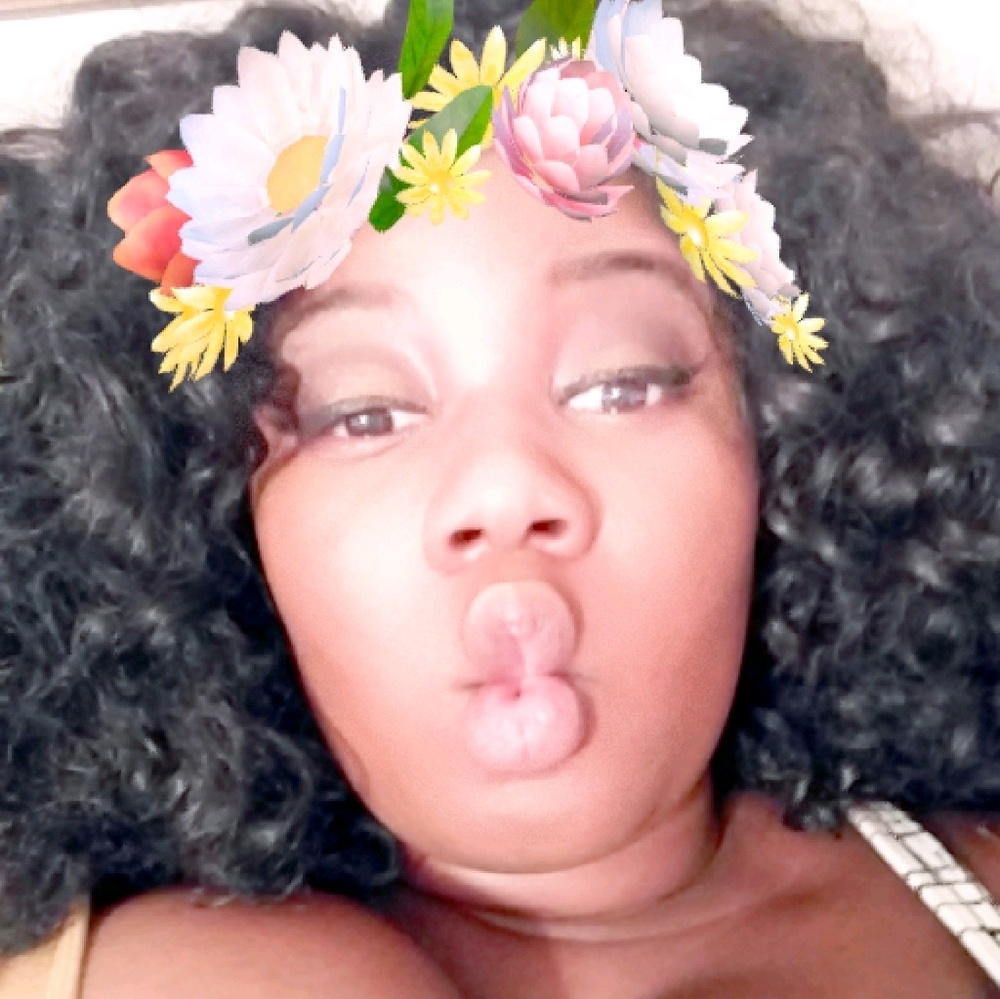 Meet your Posher, Maya