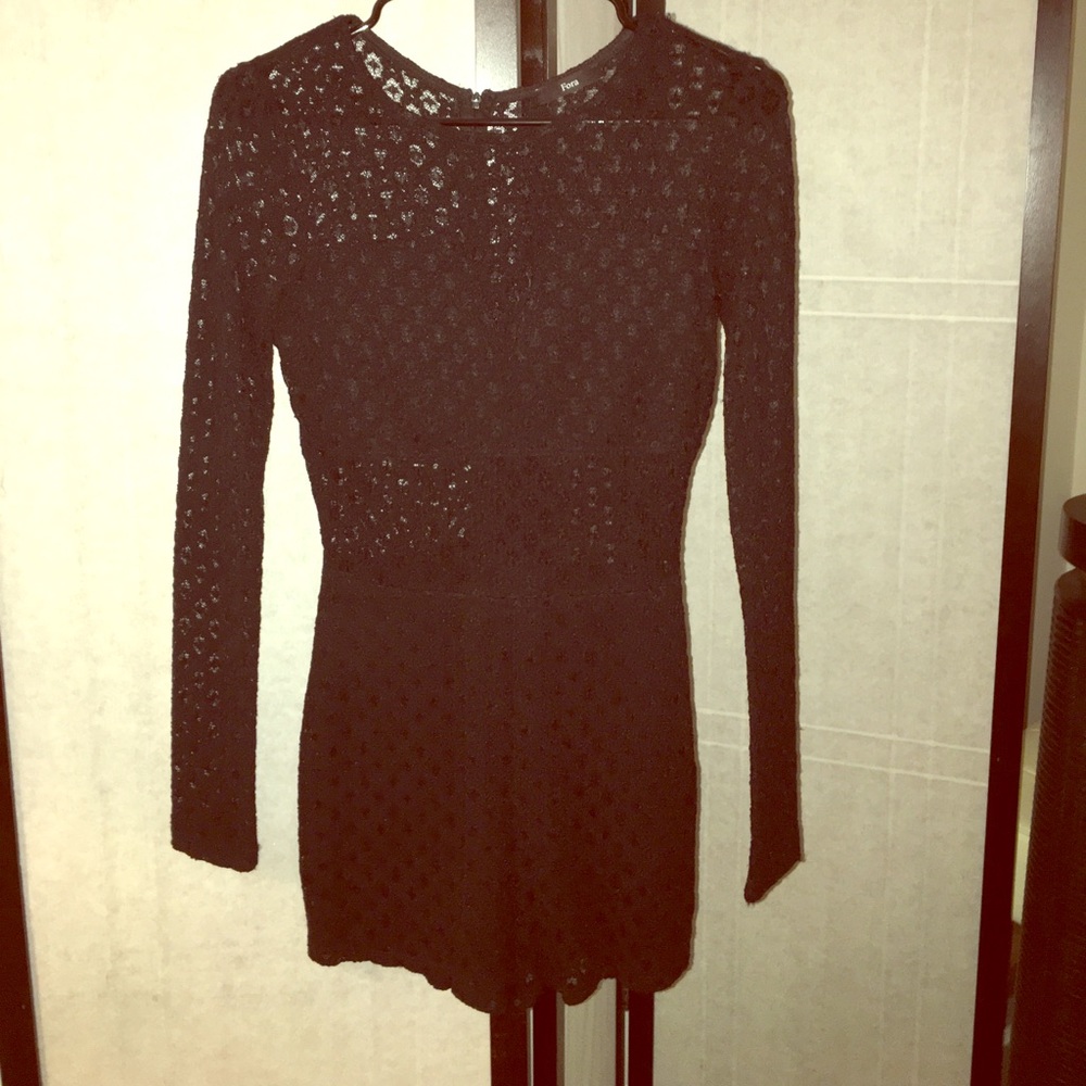 Black, longsleeved, lace romper