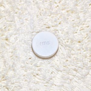 RMS Beauty Organic Makeup Cream Eyeshadow in Lunar