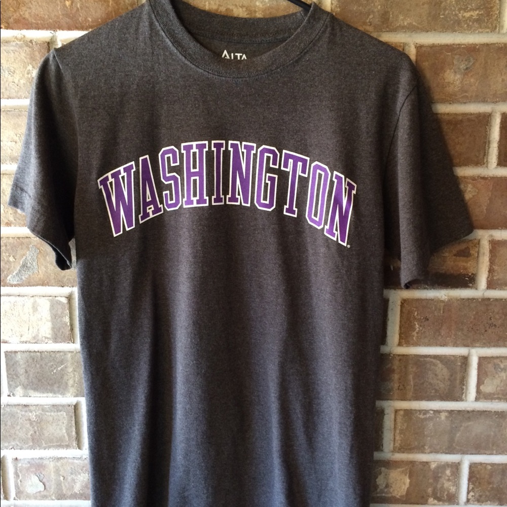UW Washington tee shirt