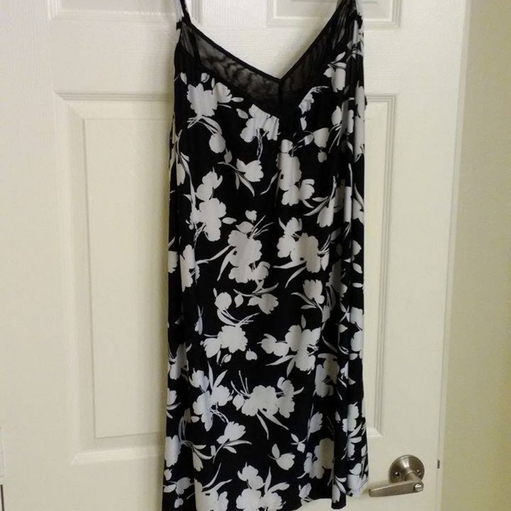 George chemise black and white size 16-18