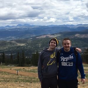 Meet your Posher, Travis