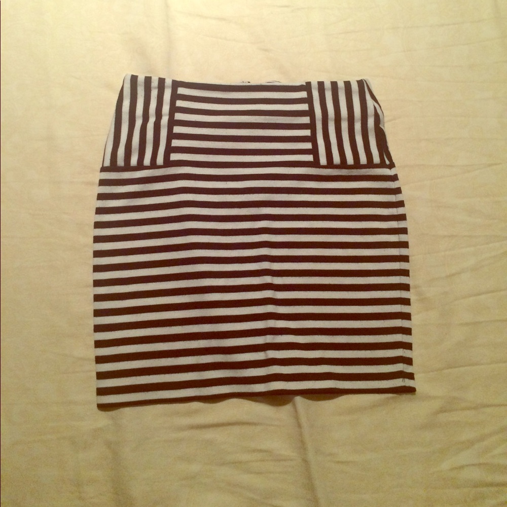 Black-White striped mini skirt