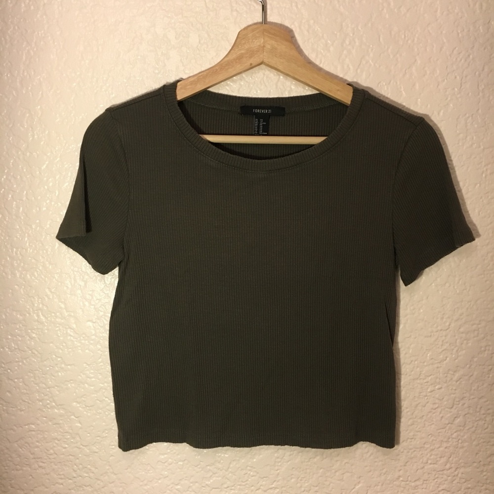 Forever 21 green Tshirt