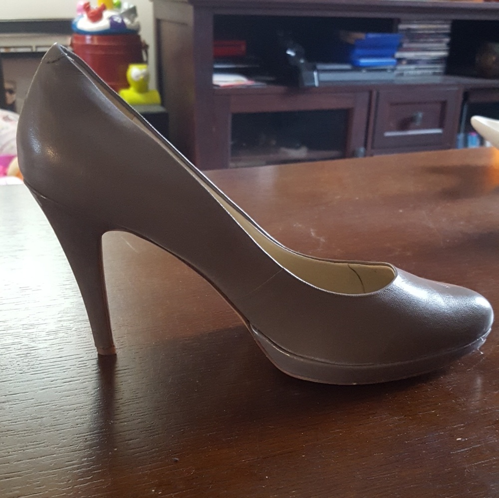 Taupe Nine West heels