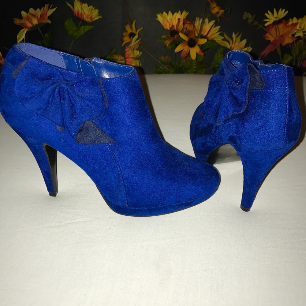 Suede low cut ankle shoe boot