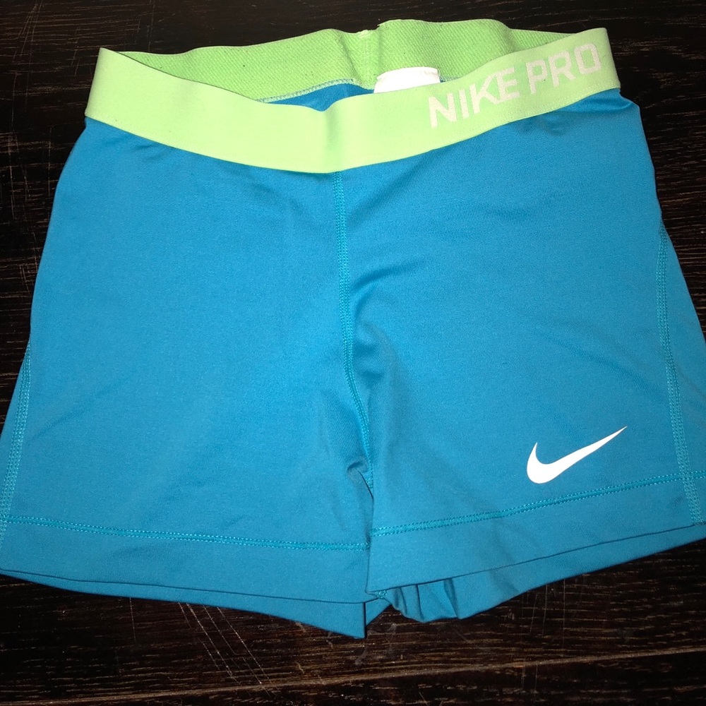 Nike pro