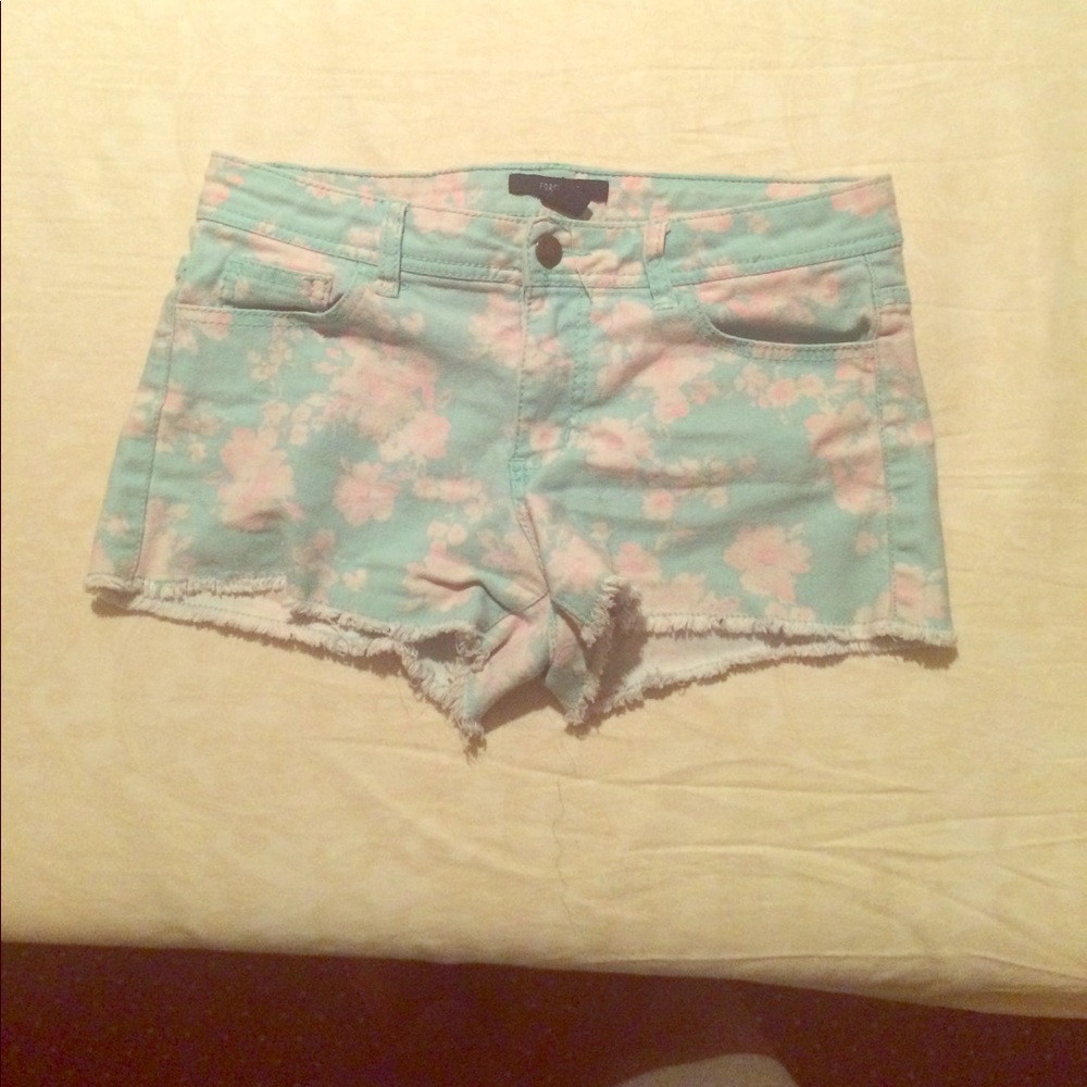 Floral print sky blue shorts