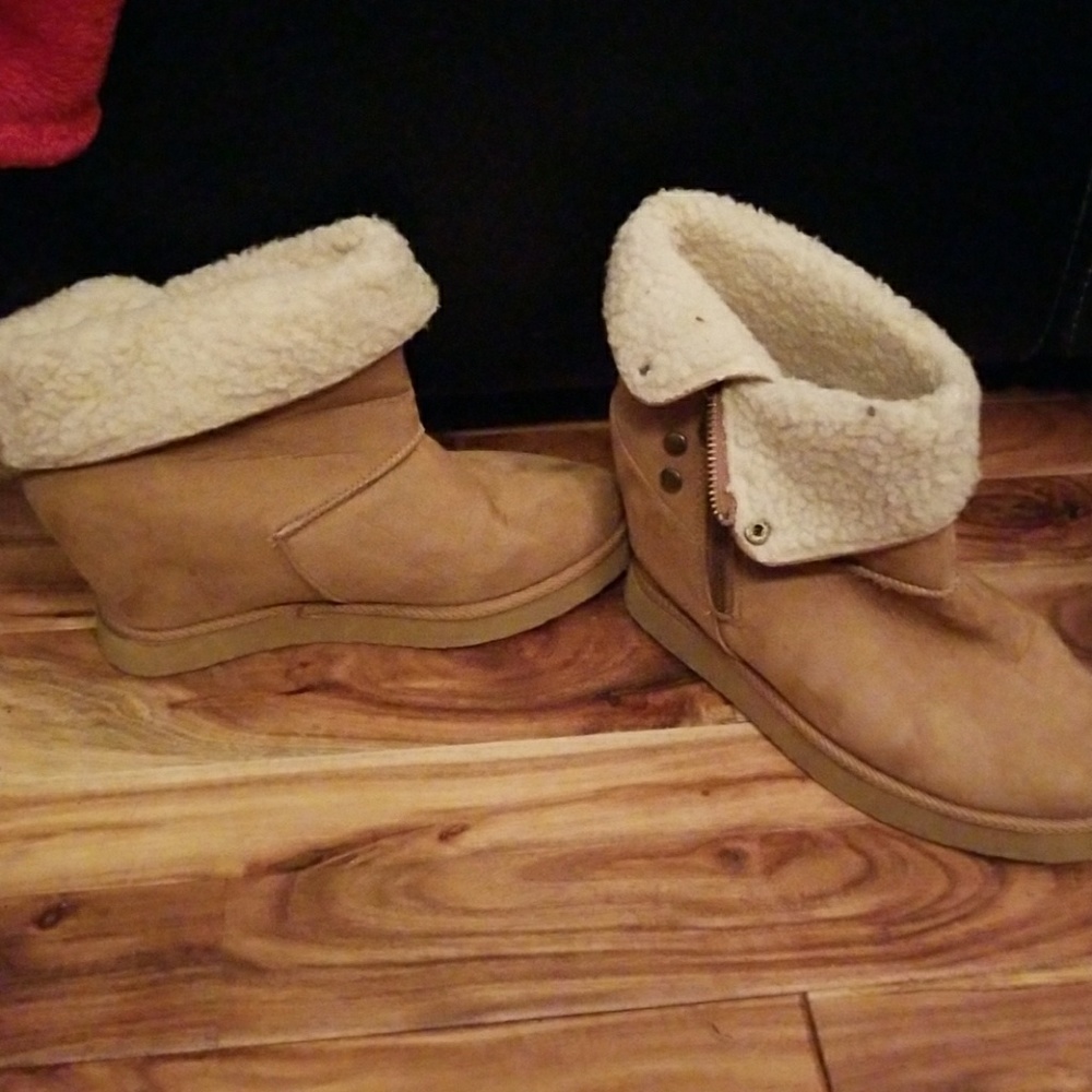 Wedge boots 6.5